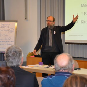 Kirchenratspräsident Luc Humbel referiert