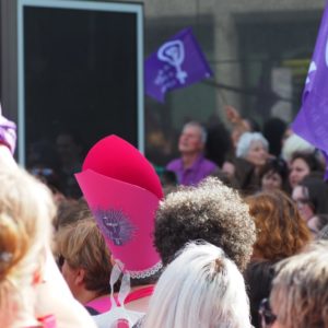 Pinke Mitra - gut zu sehen